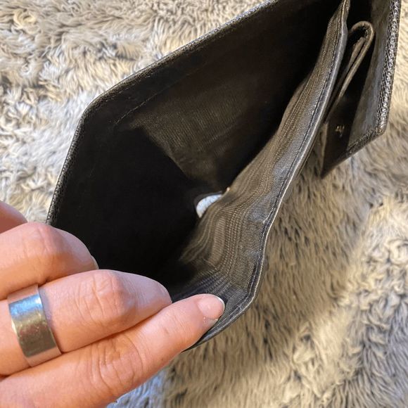 Salvatore Ferragamo Snakeskin Black Silver-Tone Hardware Tri-Fold Wallet MP $398 - Picture 4 of 15